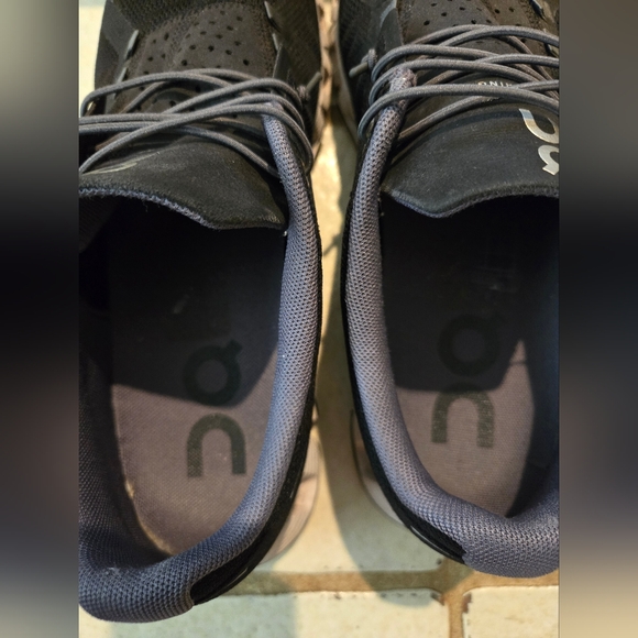 ON Cloud Women's Sneakers - Picture 4 of 8